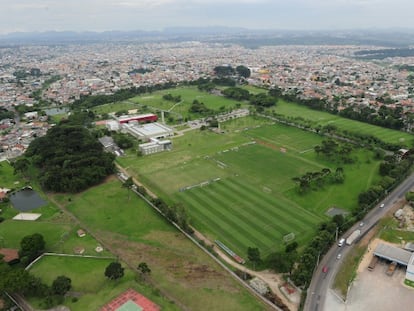 Vista aérea do Centro de Treinamento do Caju em Curitiba.