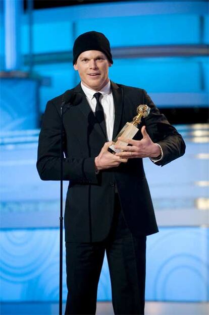 Michael C. Hall, protagonista de 'Dexter', recibe el premio al Mejor Actor de serie de televisión. El actor anunció la semana pasada que sufre de un cáncer linfático que, afortunadamente, está en remisión