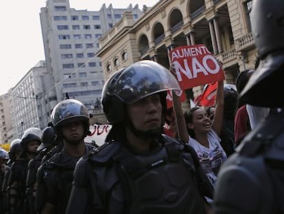 Manifestantes durante o primeiro ato, na última sexta-feira.