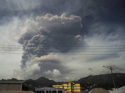 Erupción del volcán La Soufrière en San Vicente.