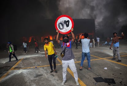 Protesta de jóvenes en Katmandú, este martes.