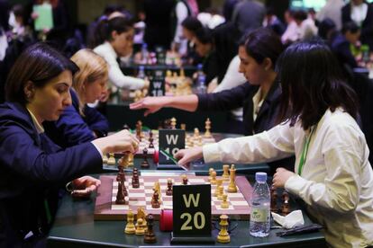 Participantes durante los Campeonatos Mundiales de Ajedrez en Riad. Arabia Saudí