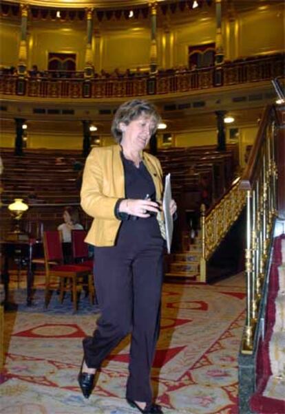 La ministra de Educación, María Jesús San Segundo, ayer en el Congreso.