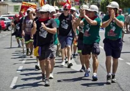 La Marcha Negra procedente de Aragón a su llegada ayer a la localidad de Alcobendas, donde pernoctaron.