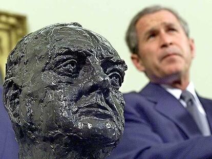 La escultura de Winston Churchill que Blair prestó a George W. Bush.