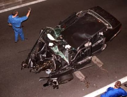 El Mercedes siniestrado en el que perdieron la vida Diana de Gales y Dodi Al-Fayed, tras un accidente el 31 de agosto de 1997.
