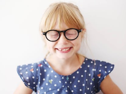 Cómo estoy preparando a mis hijas para reírse del mundo (y por qué es importante)