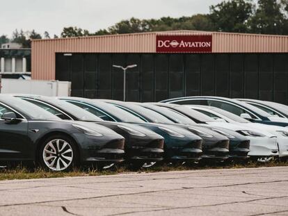 Varios vehículos Tesla.