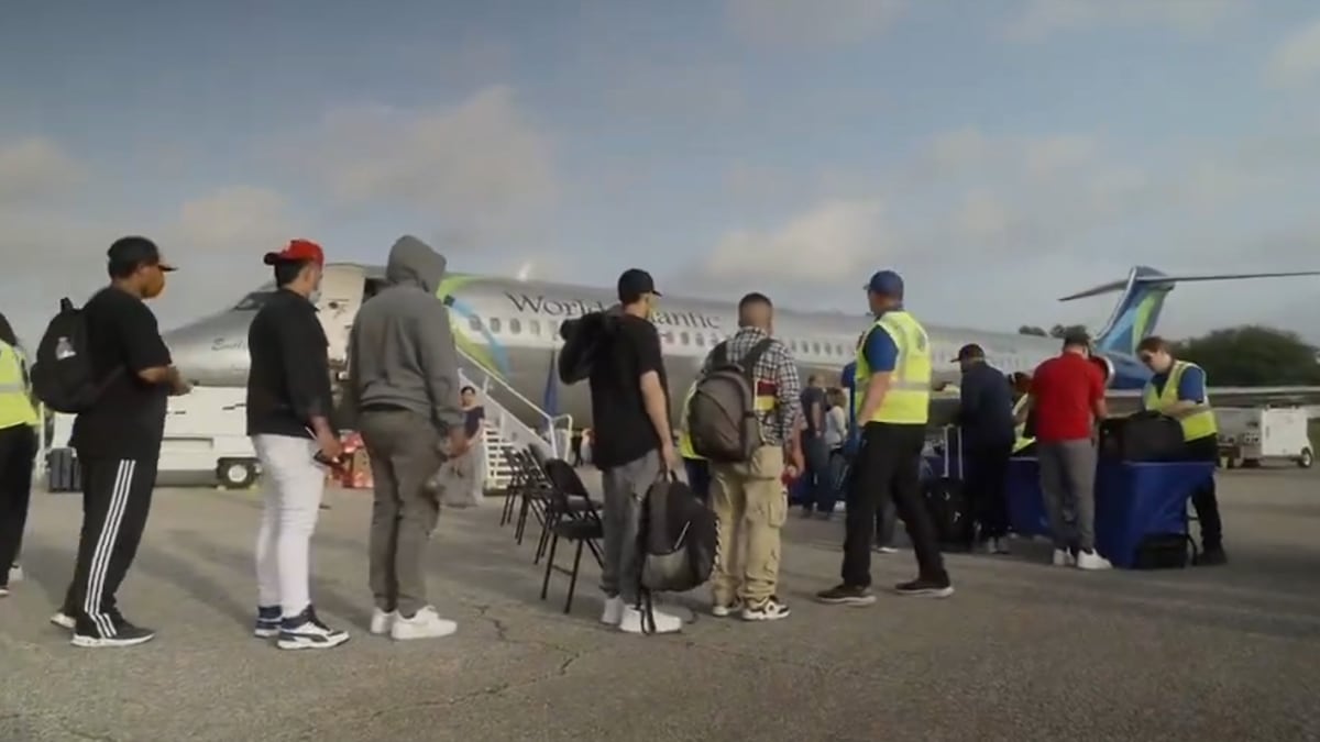 60+ Migrants Voluntarily Depart US via Gov’t Flight