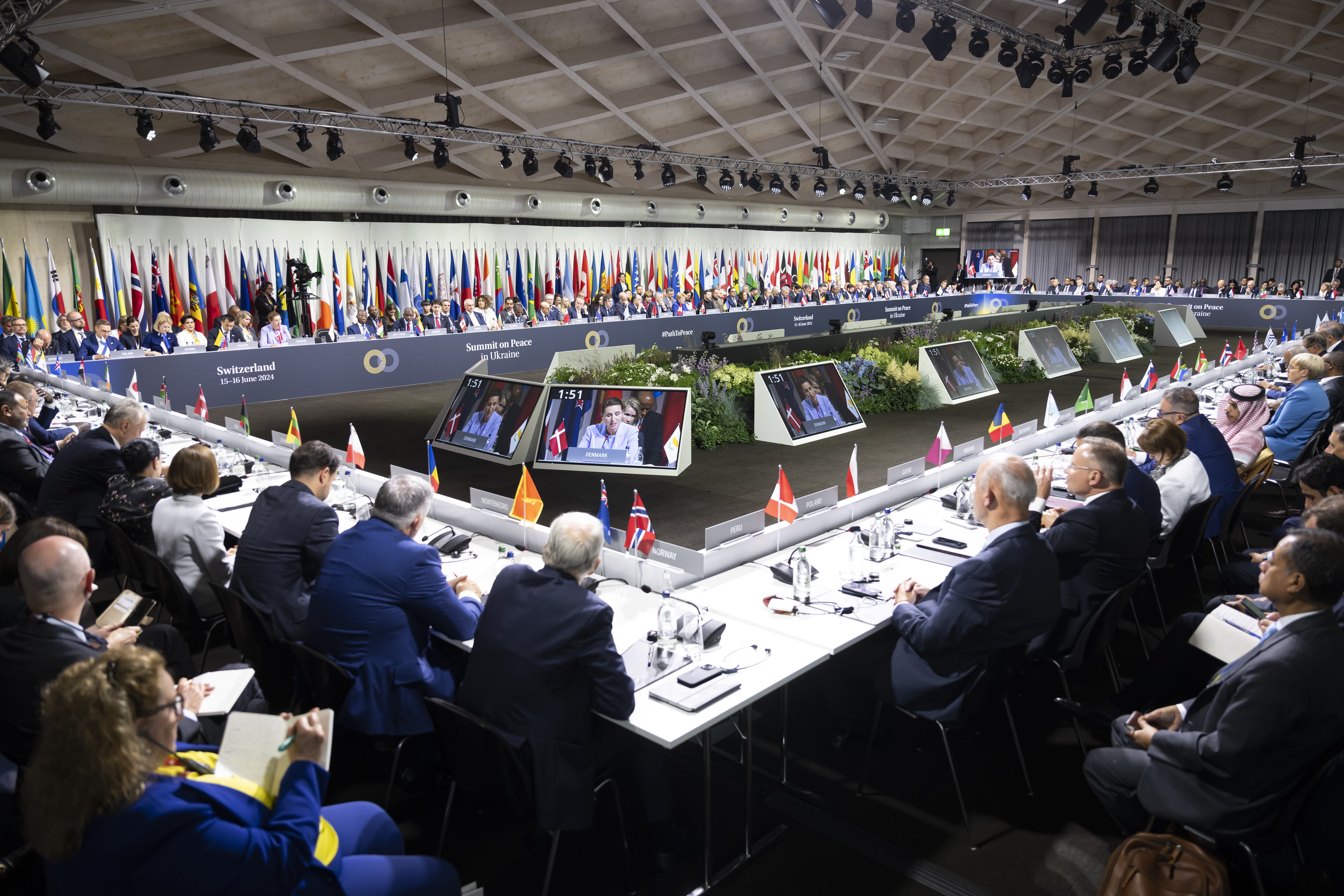 Sesión plenaria de apertura de la Cumbre sobre la Paz en Ucrania. Los principales Jefes de Estado internacionales se reúnen los días 15 y 16 de junio en el Buergenstock Resort en el centro de Suiza.