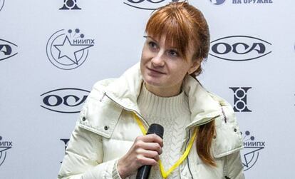 Maria Butina, en una rueda de prensa en Moscú en octubre de 2013.