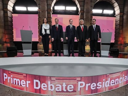 Margarita Zavala, Ricardo Anaya, José Antonio Meade, Andrés Manuel López Obrador y Jaime Rodríguez antes del primer debate de 2018.