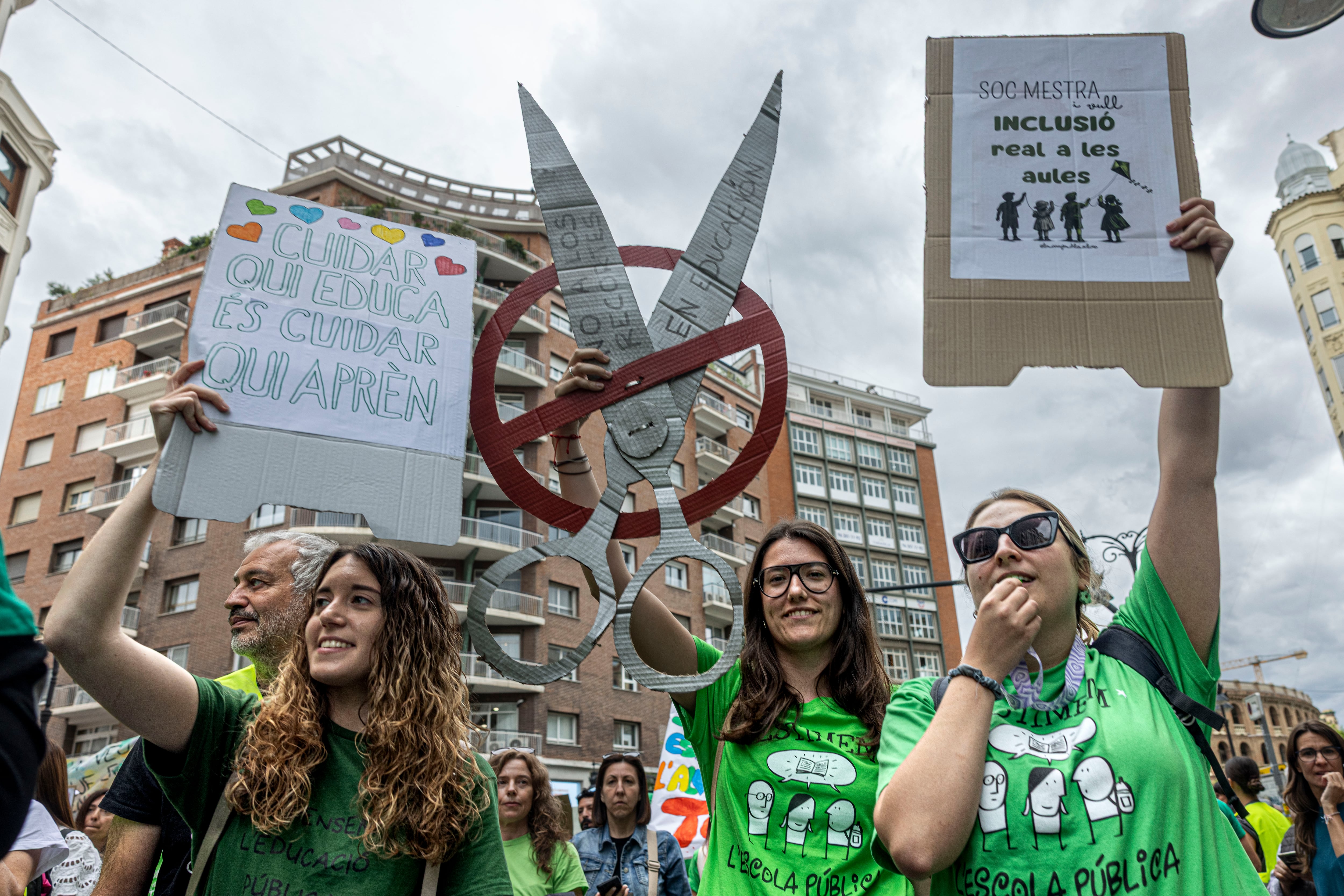 Los profesores valencianos en lucha: “En algunos centros trabajamos en condiciones inhumanas. Pedimos dignidad”