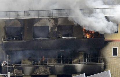 Más de 20 personas han muerto y 40 han resultado heridas en Kioto (Japón) a causa de un incendio provocado este jueves en unos conocidos estudios de animación, según han informado fuentes policiales.