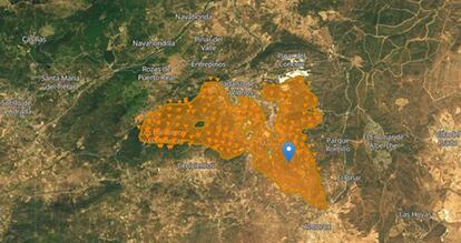 Zona arrasada por las llamas, según aparece en el sistema Effis Copernicus, con los distintos focos activos.