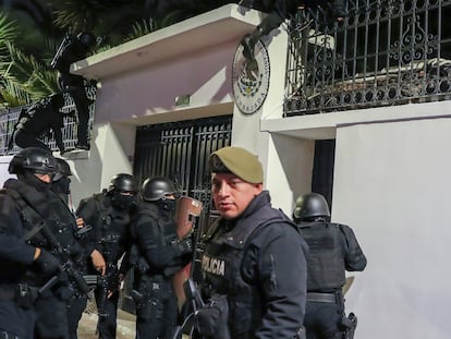 Police officers stormed the Mexican Embassy in Quito last Friday, following an order from the Ecuadorian president, Daniel Noboa.