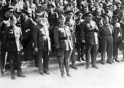 Franco en Burgos el 1 de octubre de 1936, el día de su investidura como jefe del Estado.