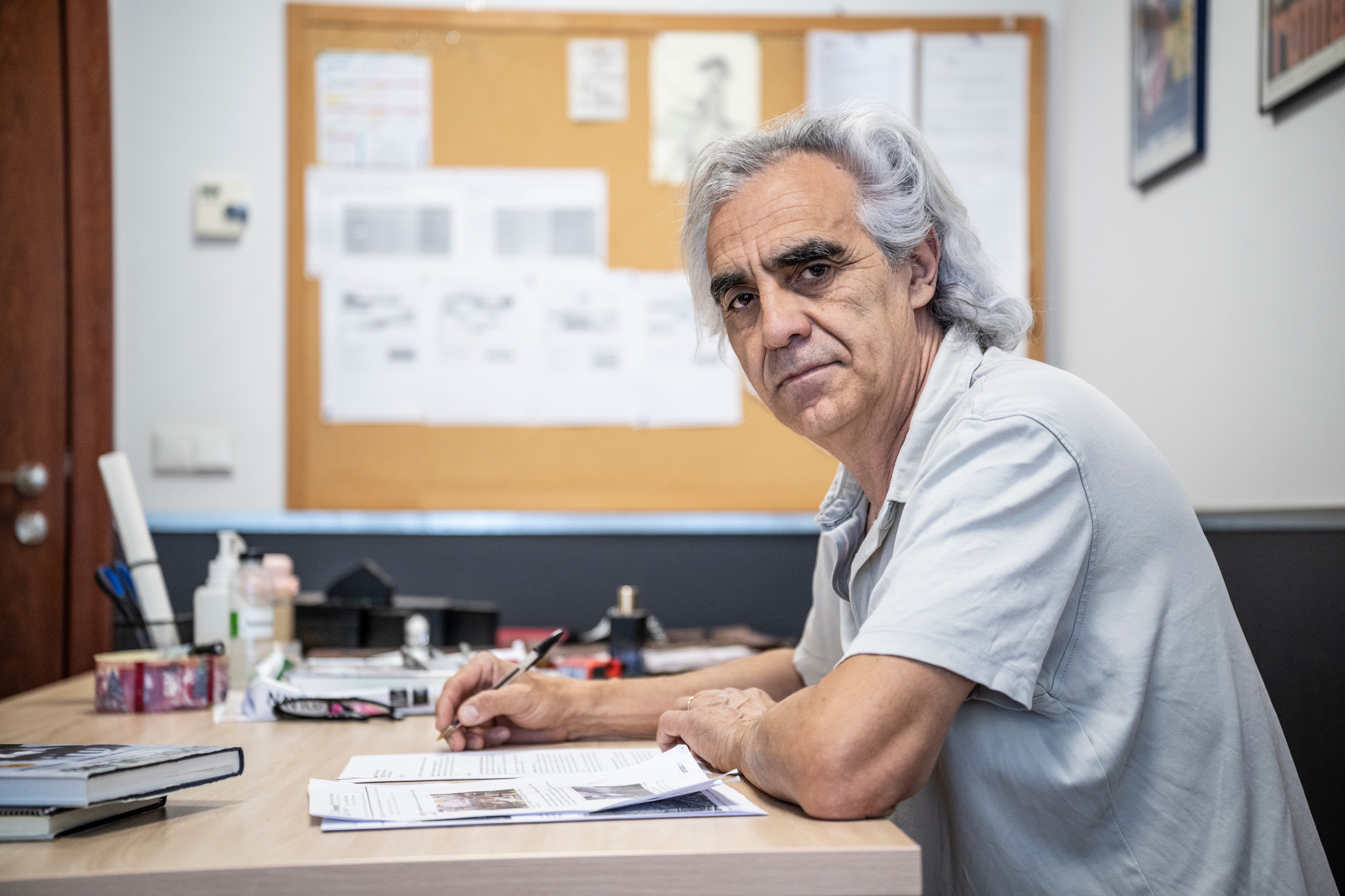 Juan Pedro Serrano, professor of Geography and History in Zaragoza and proofreader at the PAU, this Thursday in his office.
