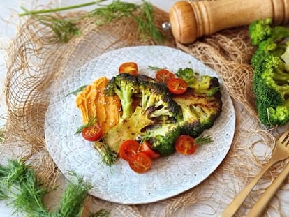 Filetes de brócoli con mantequilla de tomate seco