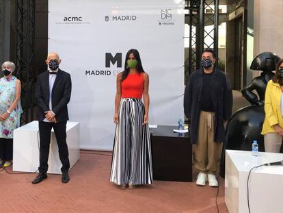 Foto de familia de la presentación de la plataforma Madrid es Moda. 
