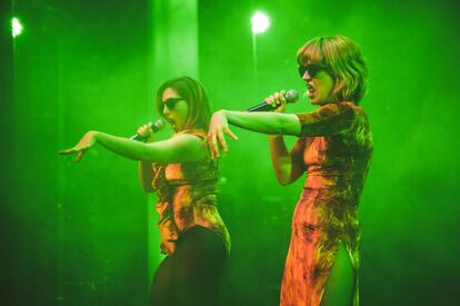 Las Bistecs durante su actuación en la gala de lo MIN en el Teatro Nuevo Apolo en 2017.