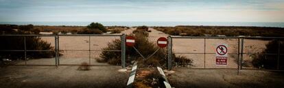 Acceso a la cala de Mosca, donde se van a construir 1.700 viviendas.