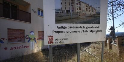 L'antiga caserna de la Guàrdia Civil segueix tancada.