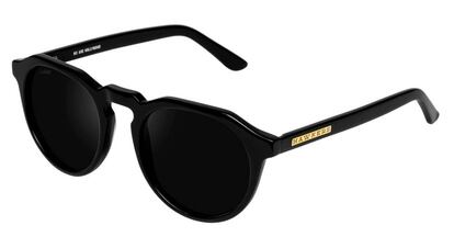 Modelo de gafas de sol Hawkers.