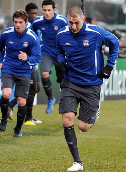 Benzema, durante el entrenamiento de ayer.