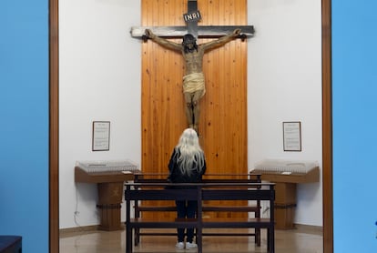 Una de las galerías laterales de la parroquia de la Mare de Déu de Montserrat.