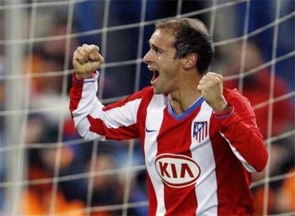 Pernía celebra un gol