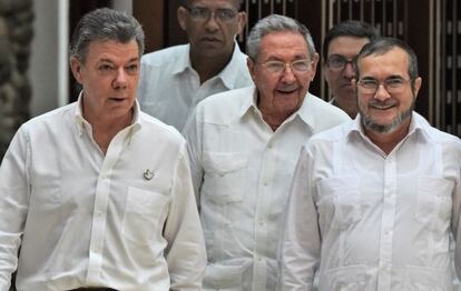 Juan Manuel Santos, Raúl Castro e Timoleón Jiménez, 'Timochenko'