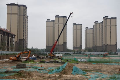 Construcción de viviendas de la inmobiliaria en crisis Country Garden, en Tianjin (China).