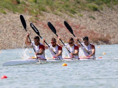 Saúl Craviotto, Carlos Arévalo, Marcus Cooper y Rodrigo Germade, en la Copa del Mundo de Račice de este sábado donde han ganado el oro. (RFEP)