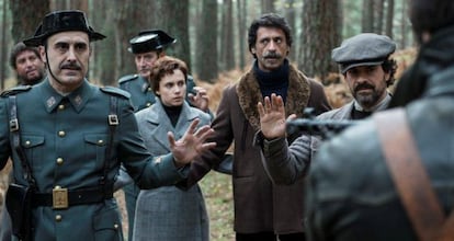 Los protagonistas de El Ministerio del Tiempo, en la guerra civil.