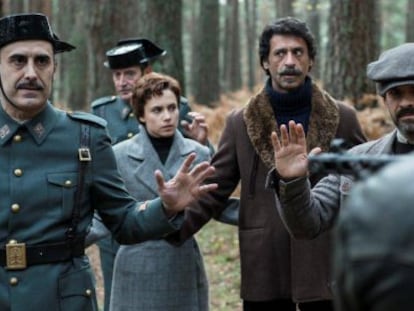 Los protagonistas de El Ministerio del Tiempo, en la guerra civil.