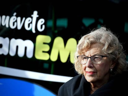 La alcaldesa, Manuela Carmena, present&oacute; esta ma&ntilde;ana la nueva l&iacute;nea 76.
 