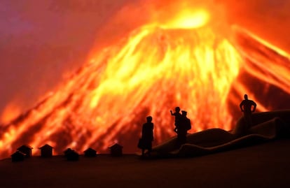 'Bajo el volcán' trata del cónsul británico en México, el Día de Muertos en 1938, aunque es la bajada al Infierno del escritor.