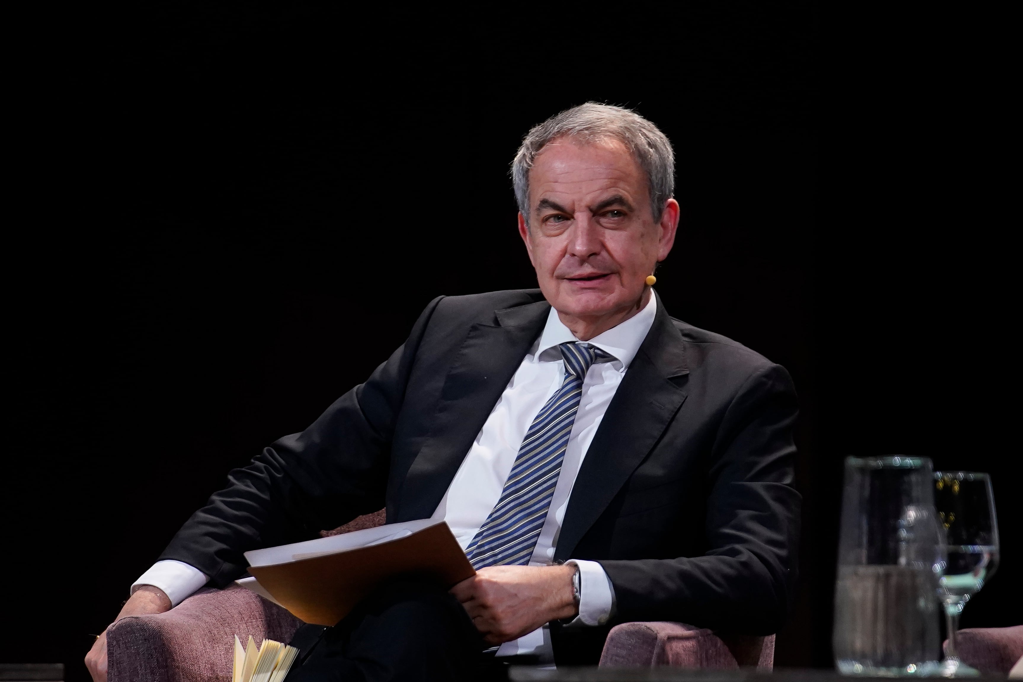 Zapatero pide al juez que aclare cómo EE UU obtuvo el volcad
