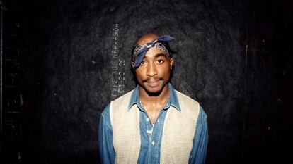 Tupac Shakur detrás del escenario después de su actuación en el Regal Theatre de Chicago, Illinois, en marzo de 1994.
