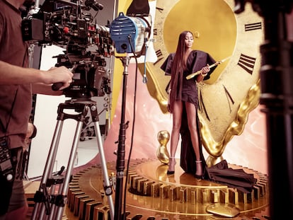 Naomi Campbell durante la sesión de fotos para el calendario Pirelli 2024. Esta es la quinta vez que la modelo participa en el almanaque, también conocido como The Cal.