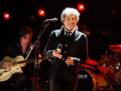 Bob Dylan da un concierto en Los Ángeles, en enero de 2012.