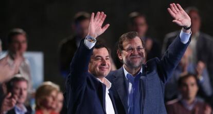 Juan Manuel Moreno Bonilla y Mariano Rajoy, en Sevilla.