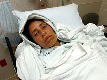 Milena Isabel González, una de las supervivientes, en un hospital de Florida.