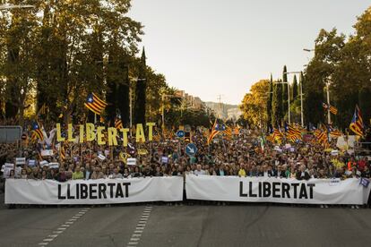 Cabecera de la manifestación convocada este sábado en Barcelona con el lema 'Llibertat'.