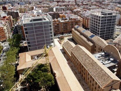 El complejo de servicios administrativo de la Generalitat 9 d'Octubre, en Valencia.