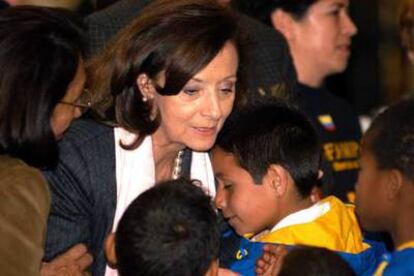 Yolanda Pulecio, madre de Ingrid Betancourt, tras un acto celebrado en la catedral de Bogotá para pedir la liberación de su hija, en febrero de 2005.