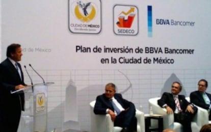 Vicente Rodero anuncia el plan de inversi&oacute;n de BBVA.