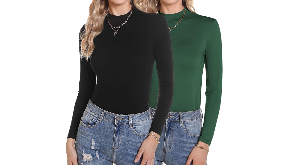 Lote de dos camisetas de cuello alto para mujer.