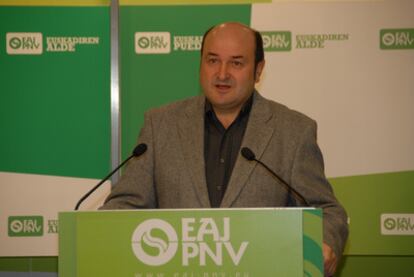 Andoni Ortuzar, en la rueda de prensa que ofreció ayer tarde en la sede del PNV en Bilbao.